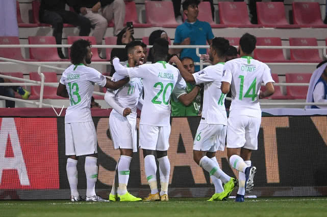 就在凌晨，亚洲杯赛场悲剧重演，朝鲜男足再遭国足老对手“血洗”