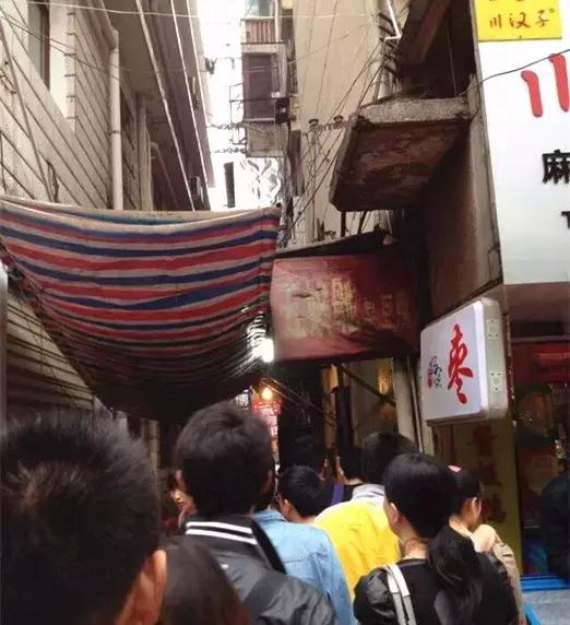 长沙最好的臭豆腐生胚多少钱一箱,长沙黑色经典长沙臭豆腐印象城店