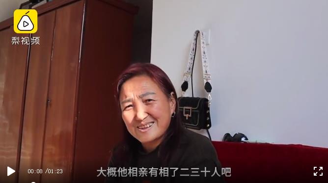 亲，建议你这边把“定制假发”戴上，不然脱单有点难