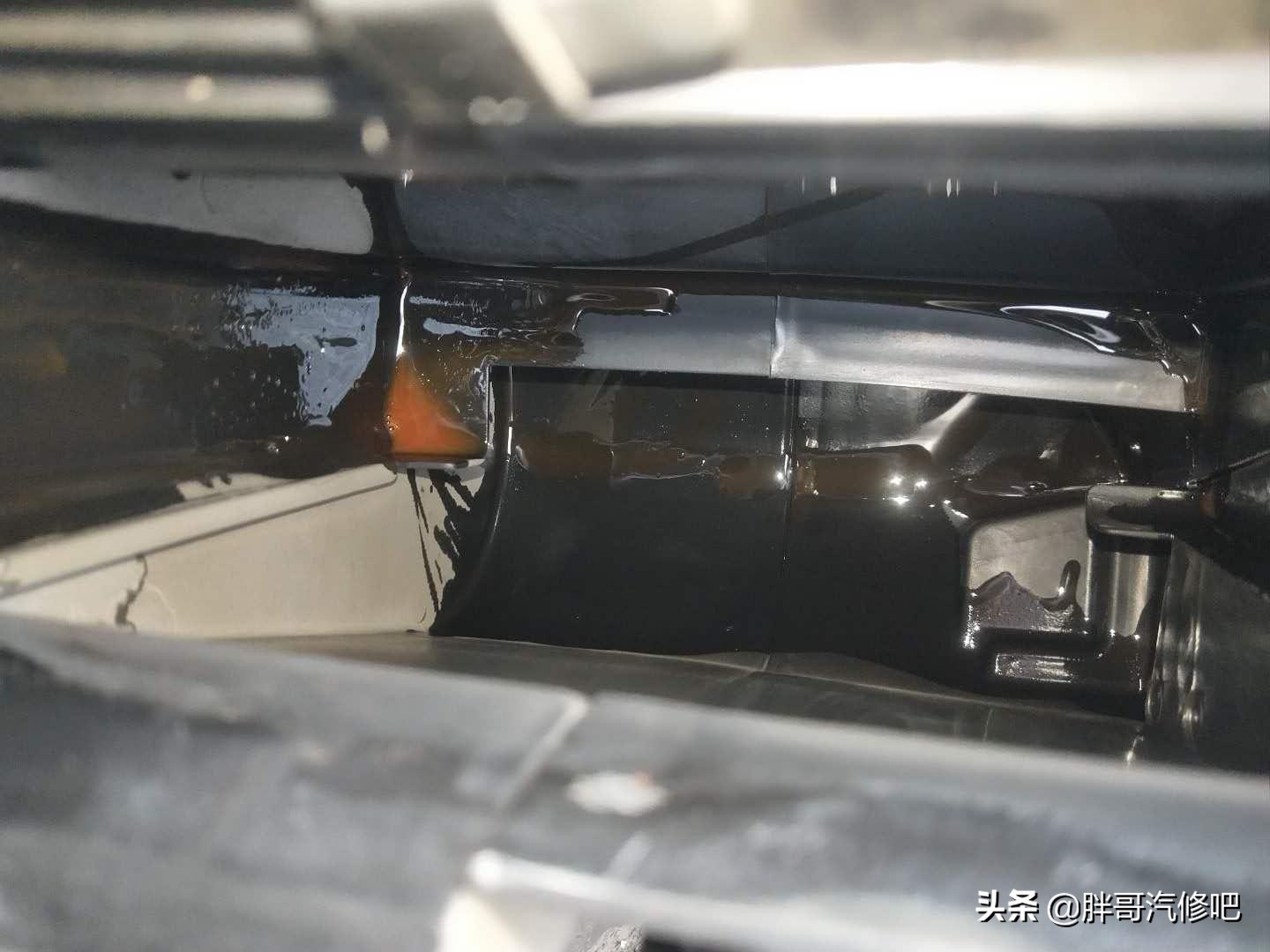 发动机高温缺水加了水又没事了,发动机高温报警防冻液都出来了