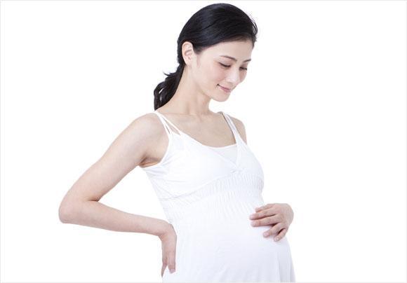 孕妈肚皮厚是不是不显怀,为什么有的孕妇肚皮又厚又硬