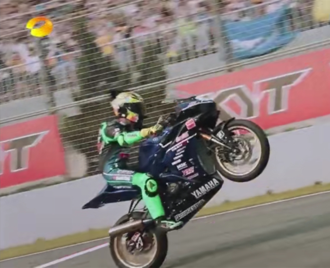 《陈情令》王一博赛车不是玩票：我是职业选手不想当赛车场的花瓶