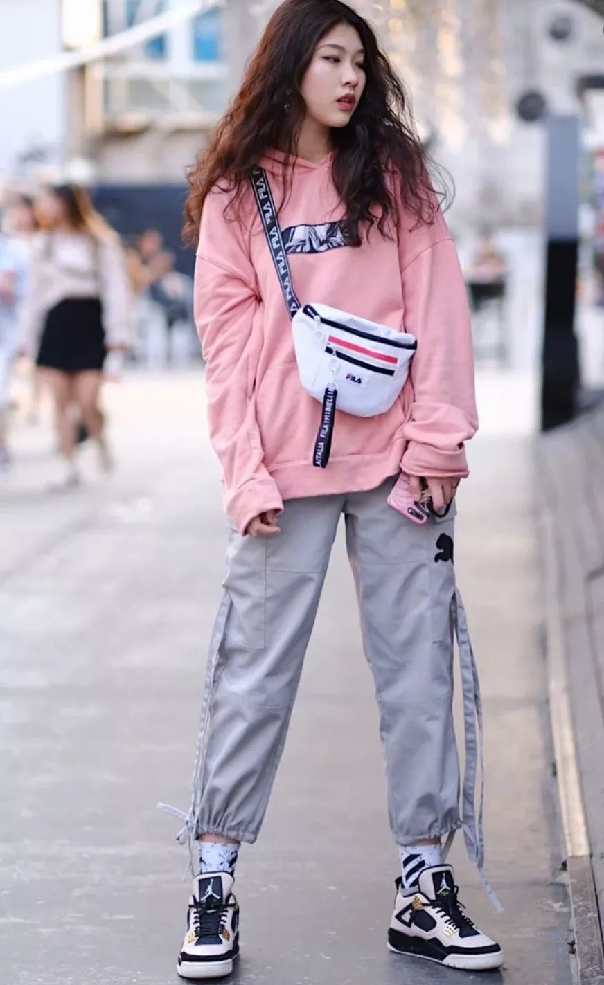 潮鞋推荐300元以下百搭,必入潮鞋3款经典百搭潮鞋推荐