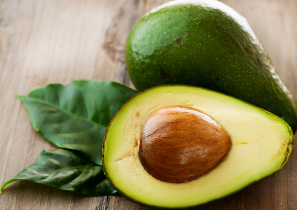 不能给狗狗吃的四种食物,这10种食物不要给孩子吃