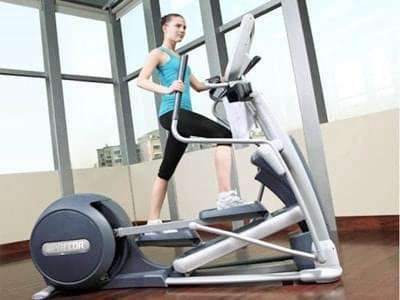 女性锻炼是跑步机好还是椭圆机,椭圆机和跑步机哪个锻炼效果好