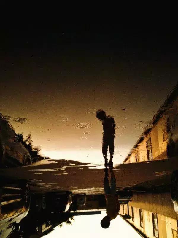 手机相机倒影怎么办,手机拍倒影照片怎么拍