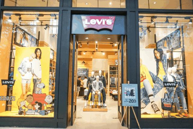 涓栫晫鍟嗗簵璐墿鎸囧崡,centralworld鍊煎緱涔扮殑涓滆タ