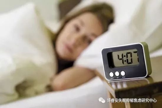 特别困但是睡不着脑子胡思乱想,躺下睡不着起来又困是怎么回事