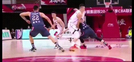 cba球员胡明轩打野球,cba胡明轩圈粉