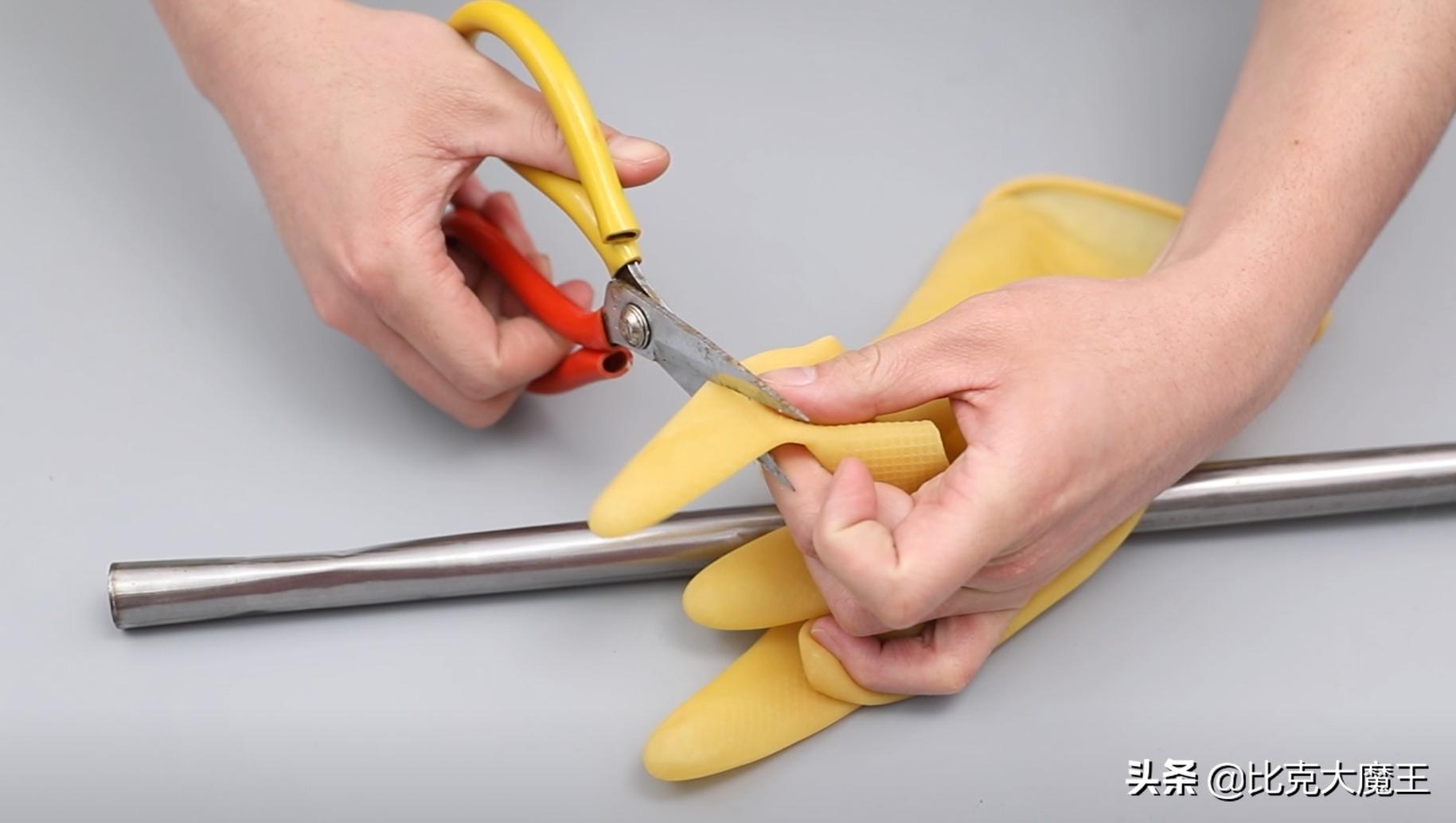 家用橡胶手套破损怎么补,橡胶手套破了有什么办法粘吗