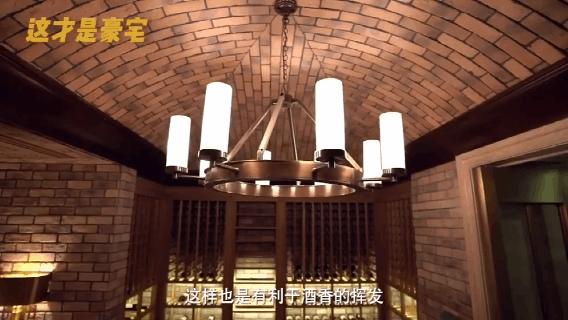 几百万元别墅吊灯,10万一次的吊灯保洁费