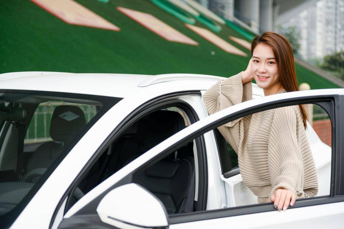 比起钻石我更喜欢水晶，我是e2女孩