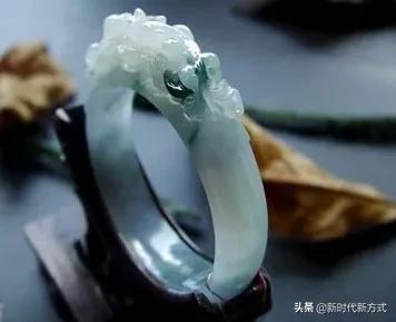 新手小白如何挑选玉石手镯,玉石手镯和黄金哪个更合适