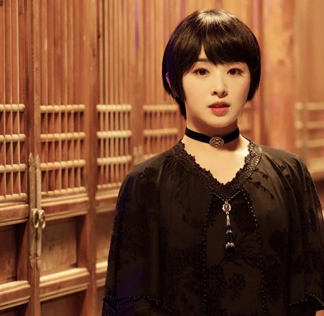 圆脸头发少又细剪什么直发好看,圆脸怎么做头发既减龄又时尚