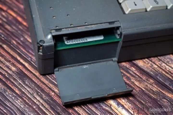 一百多块买个26年前的笔记本，我改了改，还能上网