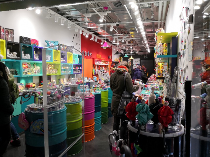 寰峰浗鐢熸椿鐪熷疄璁茶В,寰峰浗璐墿鏀荤暐蹇呬拱娓呭崟