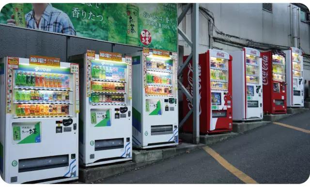 在日本的自助贩卖机里,你能买到全宇宙