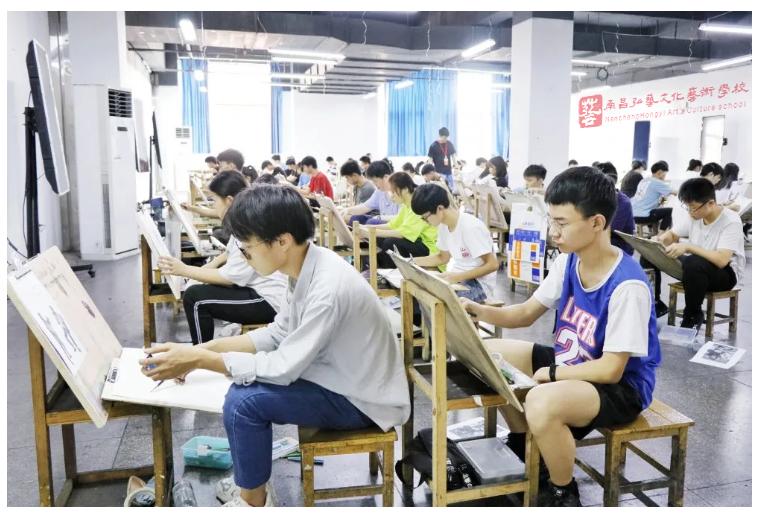 到底该不该选择艺考复读,高三艺术生复读学籍怎么办