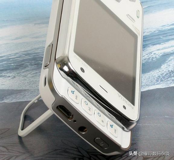 诺基亚x6当年卖到3000了吗,诺基亚现在的新版手机价格