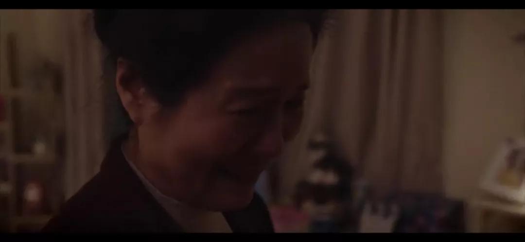 孩子发烧妈妈被家人责怪,孩子发烧姥姥不让喂药