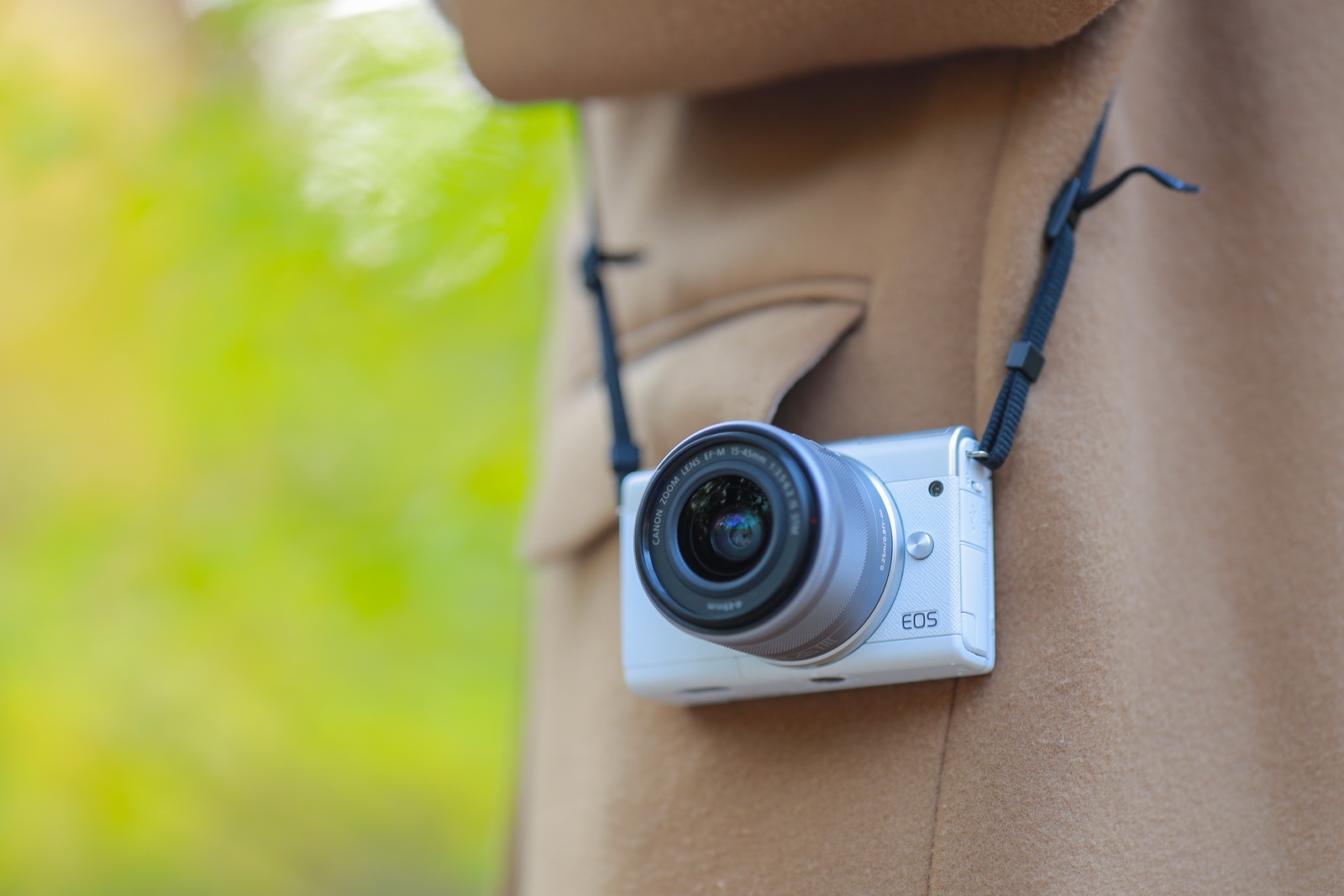 佳能eosm2值得买吗,佳能发布eosm200入门级无反相机