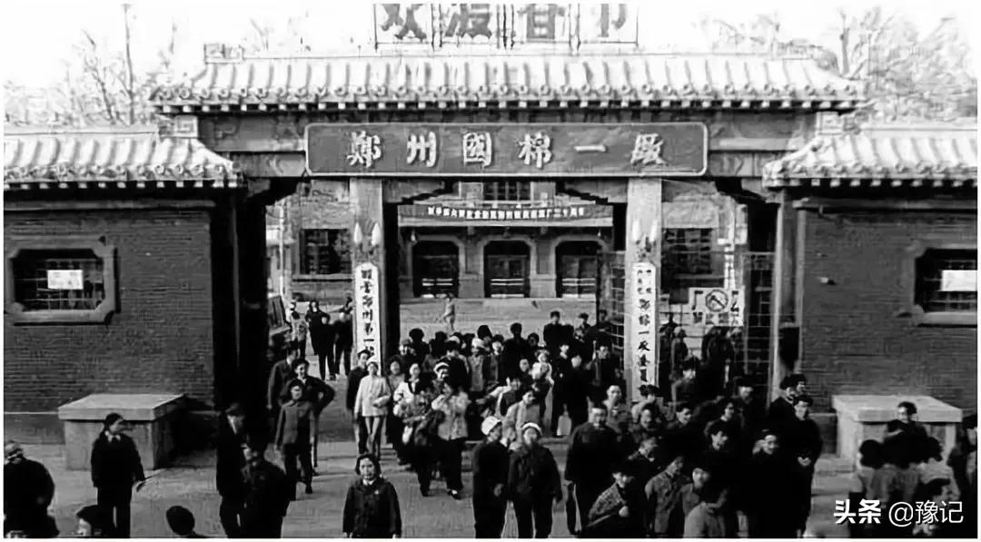 郑州十年的变化,郑州78岁老人为变年轻花30万