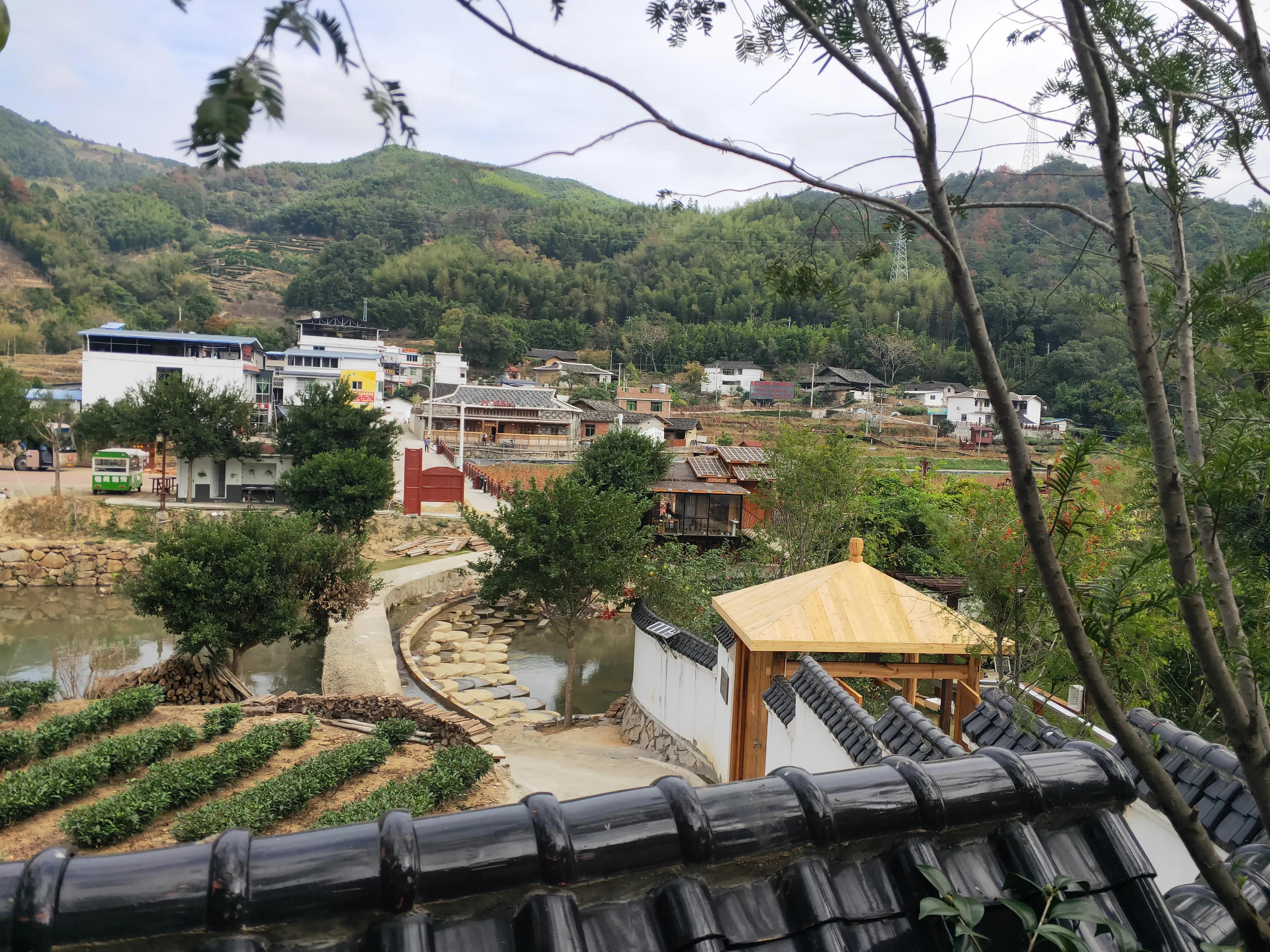 人间袅袅炊烟给人一种什么感觉,又见炊烟真的不一样吗