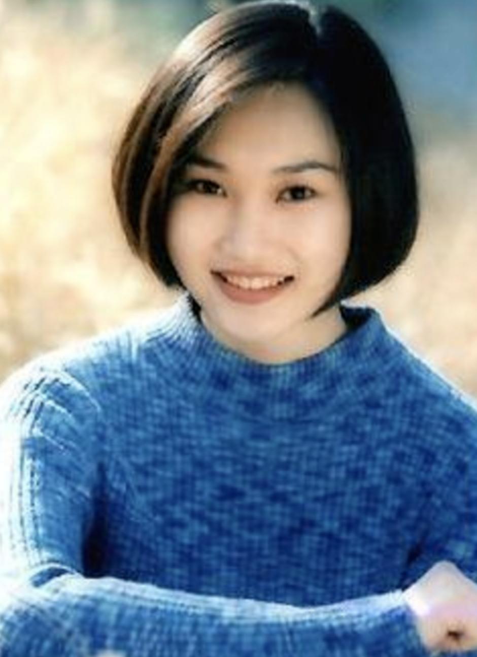 月亮姐姐李梓萌刚强春妮合照,春妮月亮姐姐李梓萌刚强同台