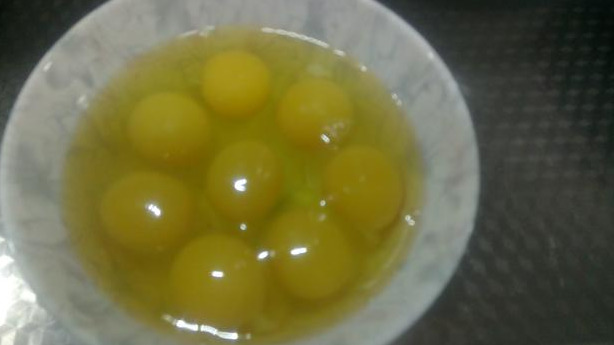 韭菜鸡蛋虾仁韭菜怎么不出水,韭菜虾仁肉鸡蛋馅出水了怎么办