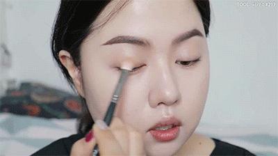 单眼皮眼妆的画法初学者视频,圆眼单眼皮内眦赘皮眼妆画法