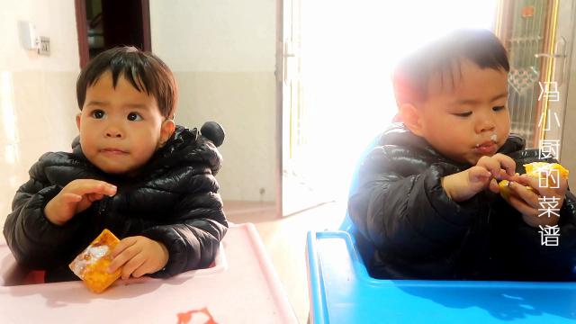 早餐吐司最简单的做法,超解馋吐司早餐比干吃好吃百倍