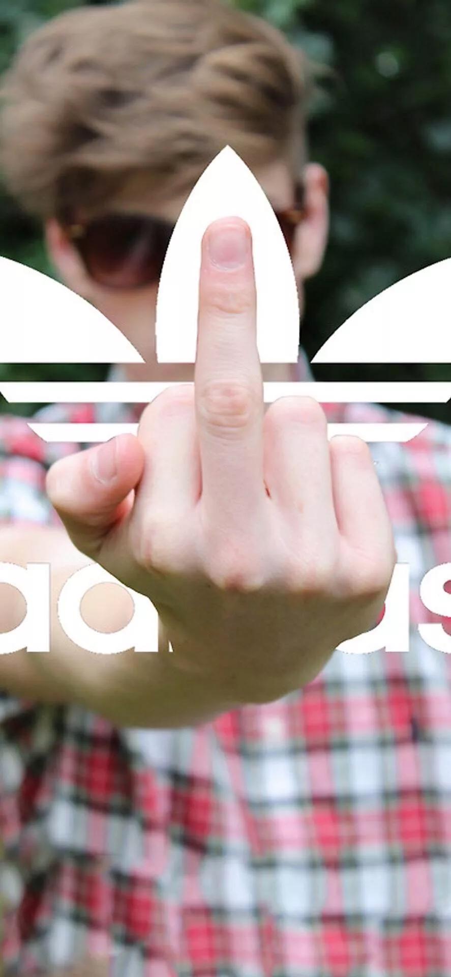 阿迪达斯经典三条杠壁纸全屏,黑底阿迪达斯三叶草全面屏壁纸