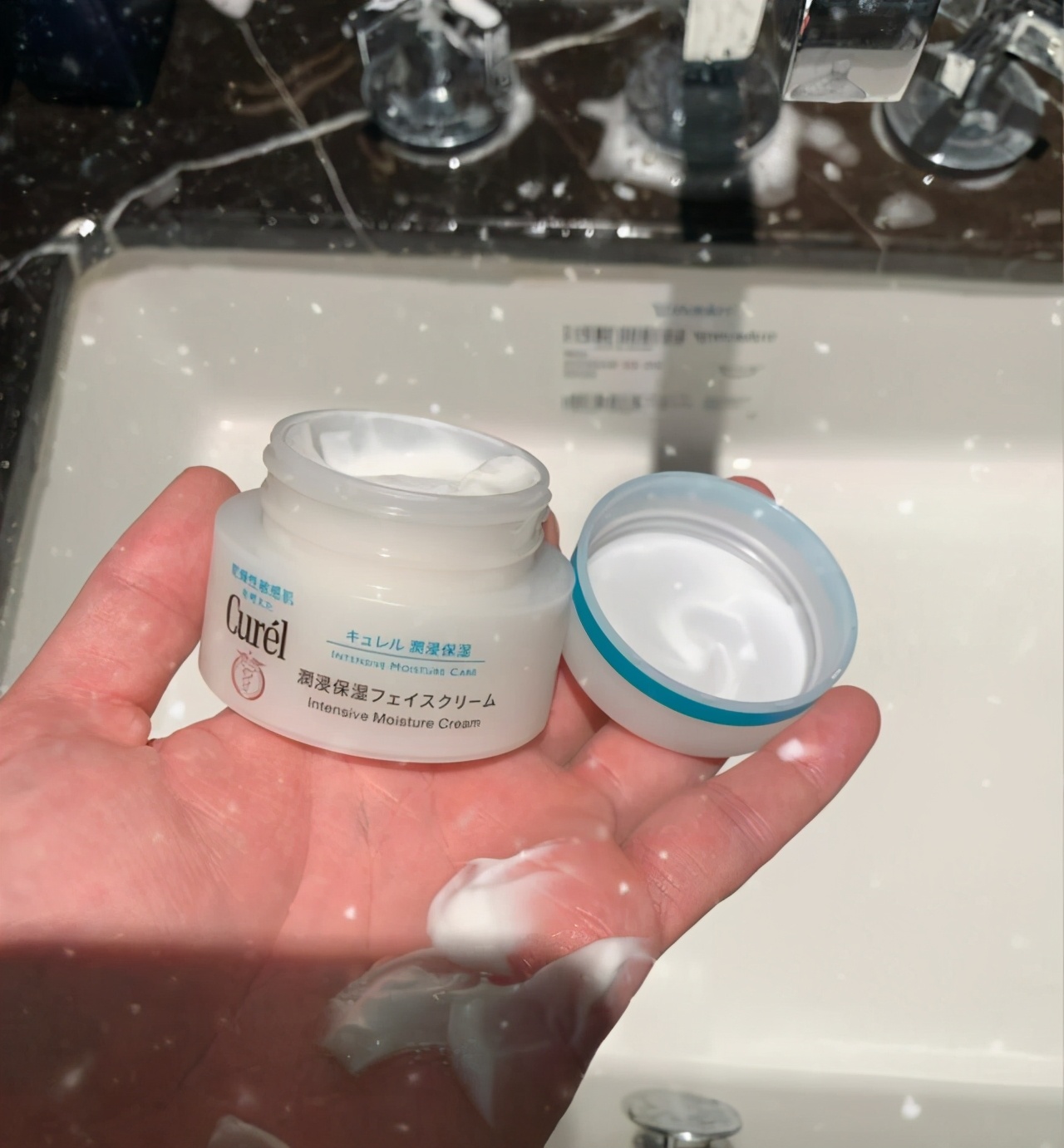 兰蔻面霜补水保湿美白紧致抗皱,适合四十岁女人的保湿抗皱面霜