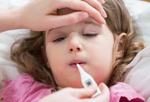 宝宝持续低烧不退怎么处理,宝宝持续低烧不退会引起什么后果