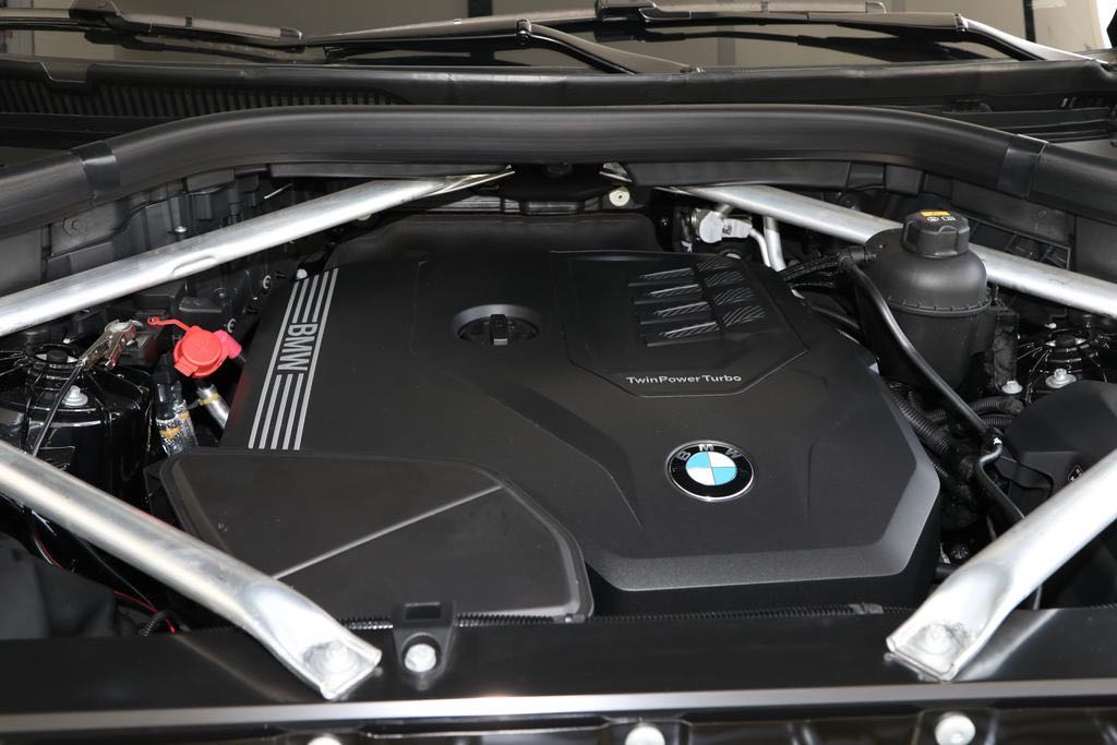 宝马x5m雷霆版2021款油耗,宝马x5油耗2.0t一公里是多少