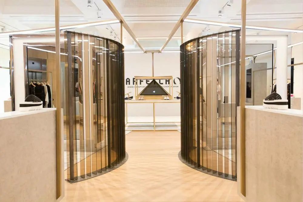 拿下Fenty成衣电商渠道独家代理权，Farfetch的下一步是？