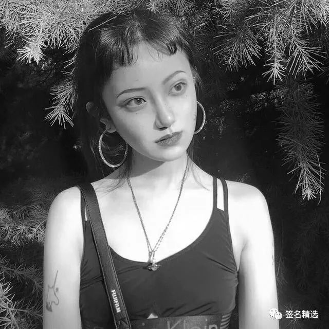 朋友圈爱发的句子简短霸气,90句朋友圈霸气心情说说