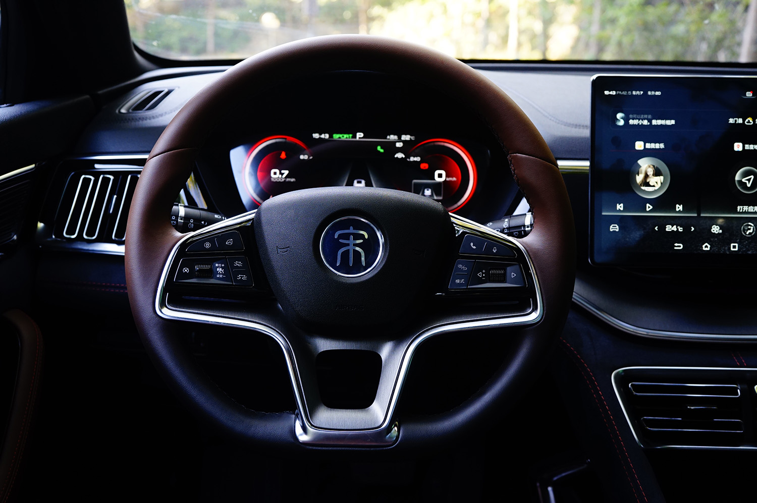 宋plus动力深度测评,比亚迪宋prodmi与宋plusdmi底盘