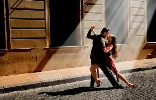 好文分享深度思考每日书摘,好文分享聆听