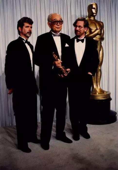 世人说我的爸爸是神，但他就是个普通人