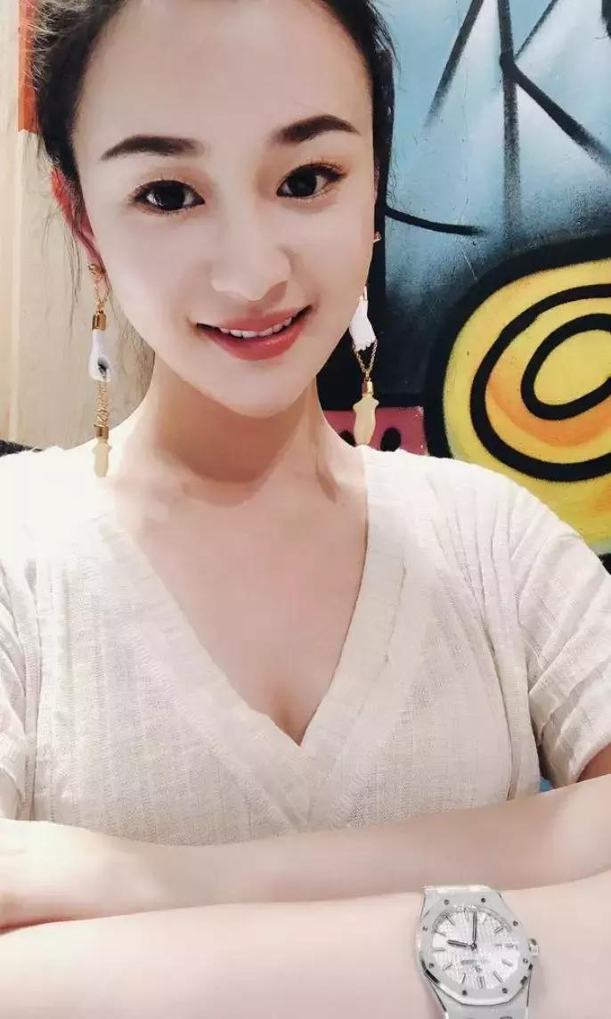 吴秀波女友陈昱霖ins,吴秀波女朋友陈昱霖判了几年