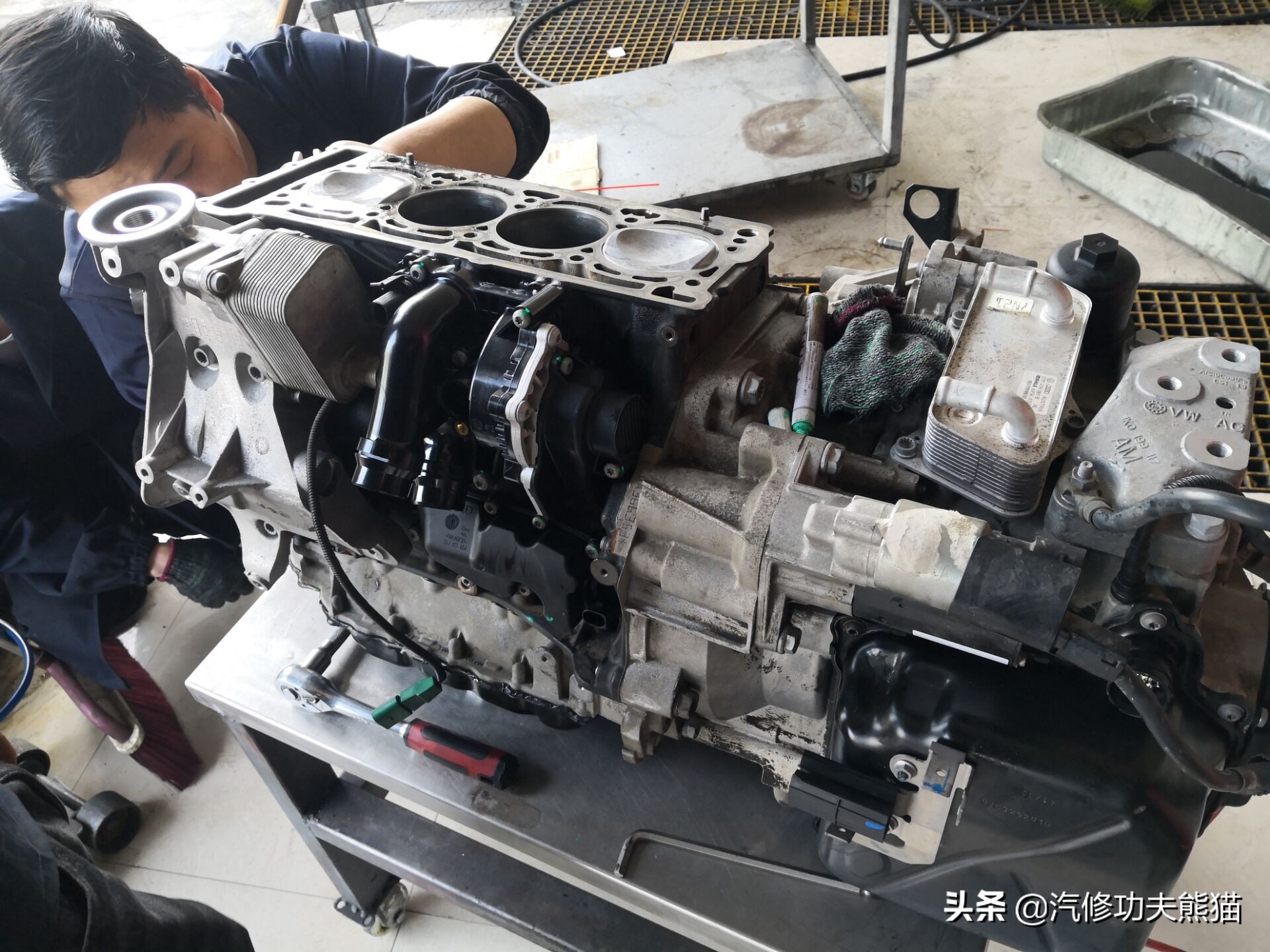 大众夏朗烧机油用什么燃油宝,2012款夏朗2.0t烧机油怎么处理