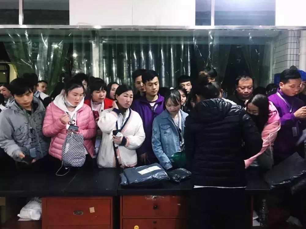 “包邮区”最大的快递驿站：昆山苹果代工厂百万包裹里的万种人生
