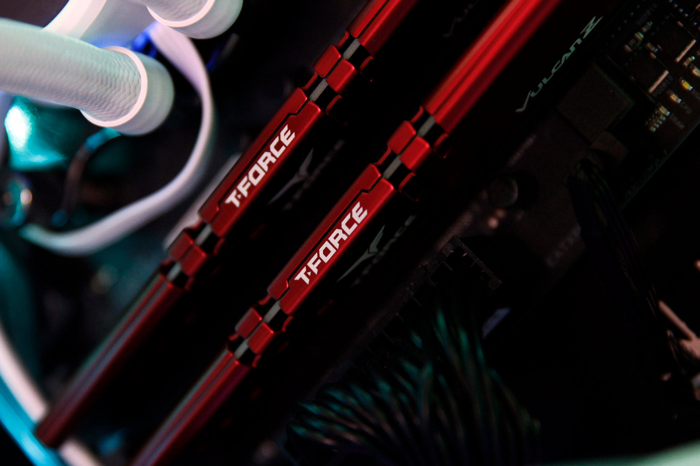 十铨火神和冥神哪个好,十铨火神ddr43200怎么样