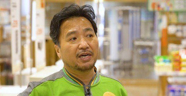 56岁当服务员一天挣300元,56岁香港男明星