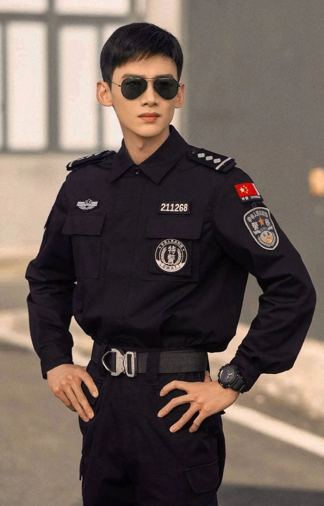 白敬亭代言的安踏鞋的同款,白敬亭同款安踏霸道篮球鞋灰色