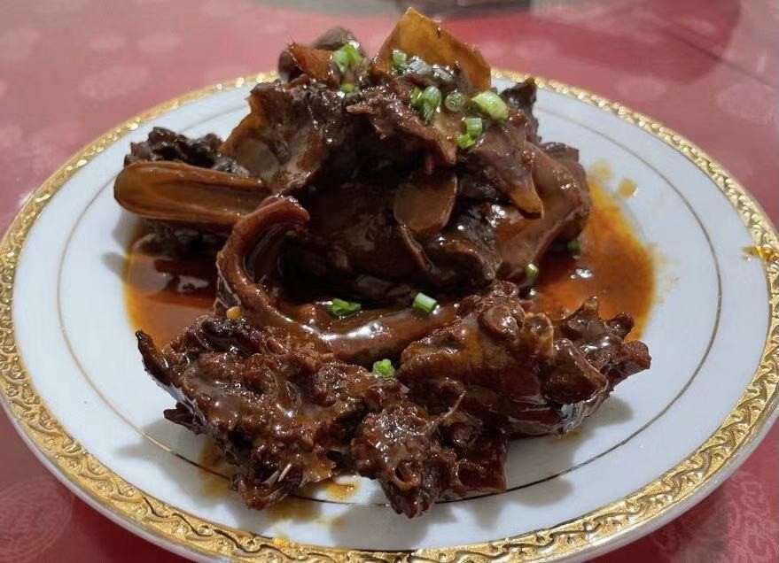 上海松江小镇上的非遗羊肉馆，开了25年还用土法烹制，美味又平价