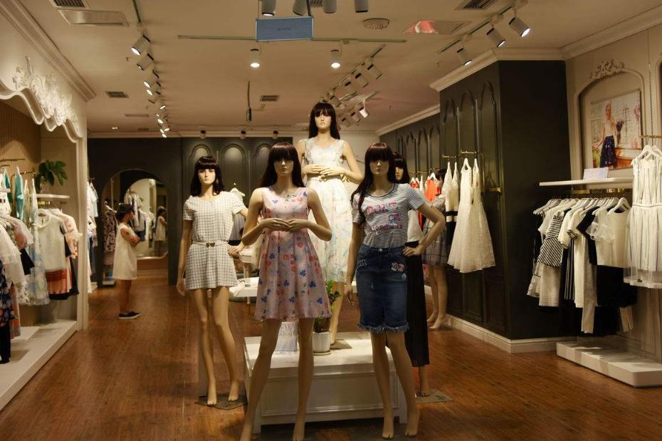 网购衣服和实体店衣服的区别,网上买的衣服跟实体店有区别吗