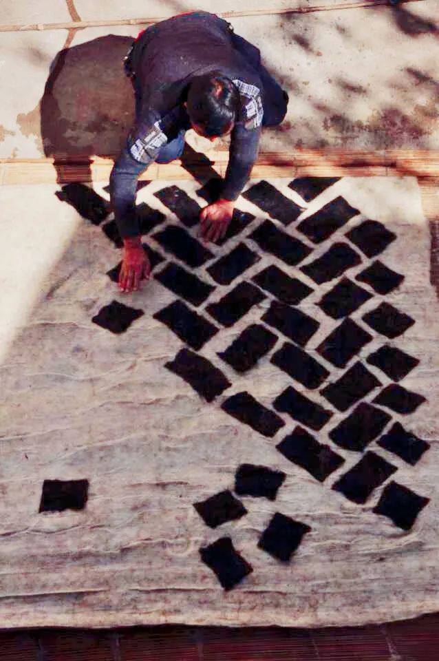 传统老式羊毛毡的制作,已消失的古老手工羊毛毡