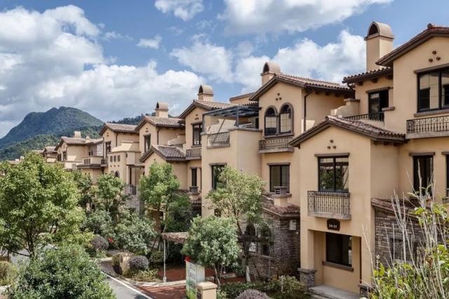 高级感现代轻奢风格全屋设计,设计130平米现代轻奢风格